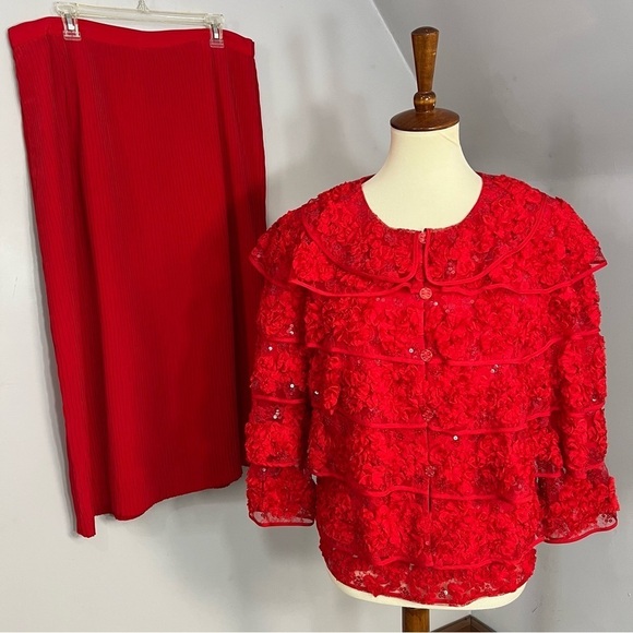 Vintage red three piece set maxi dress with floral lace embellished jacket - Picture 10 of 13